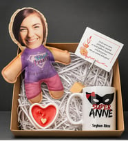 BK Gift Kişiye Özel Bebek Yastık & Kupa & Mum & Notluk Kutulu Hediye Seti-1, Anneye Hediye, Anneler Günü Hediyesi