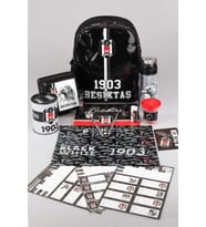 DEKOMUS İLE LİSANSLI BEŞİKTAŞ TEK BÖLMELİ KÜÇÜK BOY 32 CM ANAOKUL ÇANTASI,BESLENME KABI VE 500 ML TRITAN MATARA KIRTASİYE SETİ