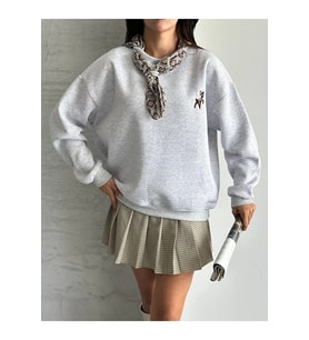 Fular Ve Nakışlı Detaylı Oversize Sweatshirt