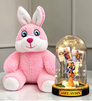 Kişiye Özel 3 Fotoğraflı LED Işıklı Fanus ve Pembe Peluş Tavşan Hediye Seti (şans melekli )