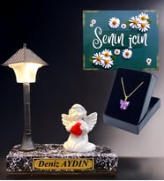 Kişiye Özel İsimli Hediye Seti, Biblolu Işıklı Siyah Masa Lambası ve Kelebek Kolye (Model 1)