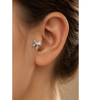 Sertifikalı 316L Çelik Damla Taşlı Asimetrik Fiyonk Figürlü Premium Gümüş Renk Tragus ve Helix Piercing