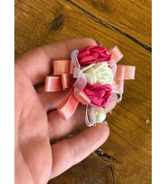 8X5 CM ÇİÇEKLİ İNCİLİ TASARIM BROŞ YAKA İĞNESİ TÜRBAN AKSESUARI