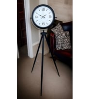 Black Balance Tripod Ayaklı Saat (Standart)