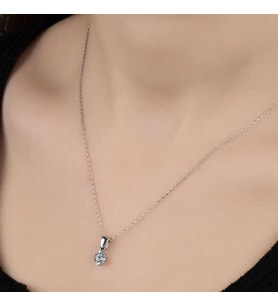 Ucarticaret S-warovski Taşlı Gümüş Tektaş Kadın Kolye