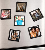 Fotoğraflı Çerçeveli Magnet 6x6 cm  Buzdolabı İçin Premium Fotoğraf Baskılı Anı Magneti  Sevgiliye Aileye Arkadaşa Özel Hatıra Hediyelik Magnet  Doğum Günü Yıl Dönümü Yeni Ev Hediyesi 5 Adet