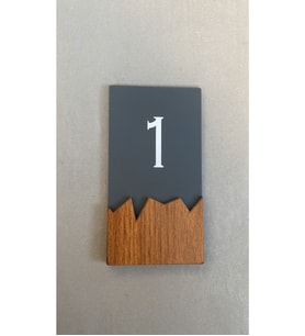 Wooden Serisi Dikey Kapı Numarası