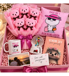 Sevgiliye Romantik Hediye Kutusu 5’li Peluş Ayıcık Buketi, Özel Tasarım Yastık, Kupa, Kar Küresi ve Defter Kişiye Özel Aşk Hediyesi