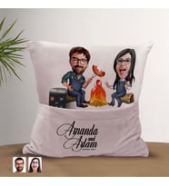 BK Gift Kişiye Özel Sevgililer Karikatür Tasarımlı Organizer Kumanda ve Atıştırmalık Cepli Pembe Kırlent Yastık-95 Arkadaşa Hediye, Cepli Yastık