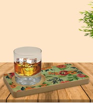 BK Gift Kişiye Özel Çiçekler Tasarımlı Doğal Ahşap Tabaklı Viski Bardağı Sunum Seti Model 5