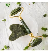 Yeşim Taşı Masaj Takımı - Yeşim Tırtıklı Roller ve Gua Sha Kalpli Set (Yeşil)