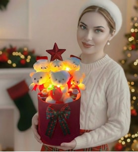 Silindir Kutuda Yılbaşı Temalı LED Işıklı, Yıldız Süslemeli Noel Babalı Özel Konsept Peluş Ayıcık Buketi – Sevgiliye Premium Yeniyıl Hediyesi (Kırmızı)