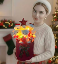 Silindir Kutuda Yılbaşı Temalı LED Işıklı, Yıldız Süslemeli Noel Babalı Özel Konsept Peluş Ayıcık Buketi – Sevgiliye Premium Yeniyıl Hediyesi (Kırmızı)