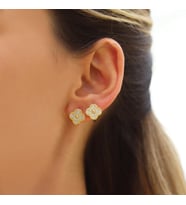 Yonca Taşlı Gold Kaplama Gümüş Küpe