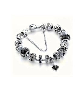 Trend Tarz ,Siyah Crystal Aşk Kalp , Sevgi Charmlı Bileklik, Ahşap Kutu İçerisinde