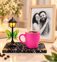 Kişiye Özel Karakalem Fotoğraflı Ahşap Çerçeve ve Sokak Lambalı Pembe Kupa Bardak Seti