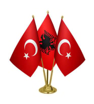 Masa Üstü Arnavutluk Bayrağı Türk Bayrağı Üçlü Pirinç Direk Masa Bayrak Seti