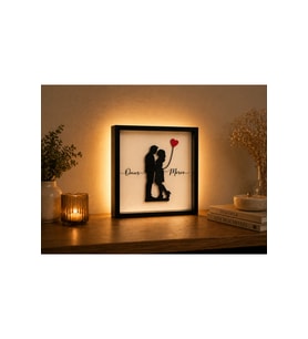 Kişiye Özel LED Işıklı Çift Tablosu – İsimli Dekoratif Çerçeve Eş / Sevgili / Çift Tablosu 20 X 20 CM