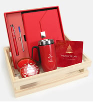 Ahşap Kasalı Kişiye Özel Kutulu Defter Kalem Seti & Kırmızı Kulplu 280 ML Çelik Termos & Yılbaşı Temalı Metal Kutulu Mum Hediye Seti