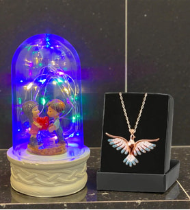 Renkli Led Işıklı Tasarım Fanus ve Renkli Zümrüdü Anka Kuşu Kolye Seti (Model 5)