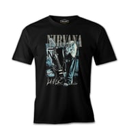 Nirvana - Kurt Cobain with the Guitar Siyah Erkek Tshirt