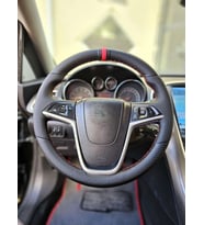 Opel İnsignia Uyumlu Araca Özel Dikmeli Direksiyon Kılıfı NOKTA KARBON KIRMIZI YÜZÜKLÜ