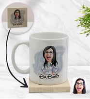 BK Gift Kişiye Özel Kadın Doktor Karikatürlü Beyaz Kupa Bardak ve Ahşap Bardak Altlığı Hediye Seti - Model 1