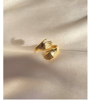 Sarılan Eller Gümüş Yüzük Özel Gün Hediyesi (Gold)