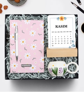 Defter & Kalem & El Yapımı Kupa & Takvim Hediye Seti (Pembe)