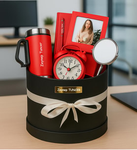 Kişiye Özel Fotoğraflı,Çerçeve,Defter,Kalem,Masa Saati,Ayna Ve Termos Premium Silindir Kutu Hediye Seti (STD)