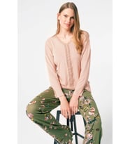 Kadın Uzun Kol V Yaka Viskon Çiçek Desenli Kışlık Örme Normal Bel Dantel Detaylı Pijama Takımı (Renksiz)