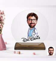 BK Gift Kişiye Özel Erkek Doktor Karikatürlü Yuvarlak Ahşap Standlı Biblo-8
