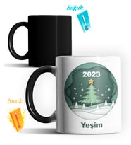 Kişiye Özel Çam Ağacı 2022 Tasarımlı Sihirli Kupa (Siyah - Beyaz)
