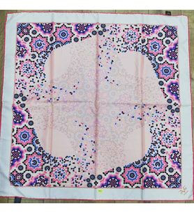 Mandala Desen Black Seri Twill Eşarp Eşarp Askısı ile Birlikte 90x90 cm Krem Kır