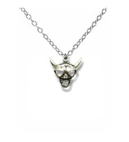 Kurukafa Boynuz Kolye  Gotik ve Asi Unisex Metal Aksesuar – 60 cm Zincir (Gümüş)