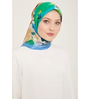 Armine Mavi Batik Çiçek Desenli Sura İpek Eşarp 9103 - 83