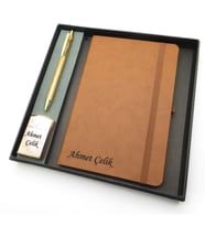 Signator® Codex  N252 Kişiye Özel Defterli Set - İsme Özel Gold Kalem + İsme Özel Kahverengi Defter + İsme Özel Gold Çakmak İsme Özel Kutusunda Hediyelik Set (Karışık)