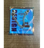 8X7 CM DESIGN YAZILI JANJANLI ZİNCİRLİ ARMA YAMA DİKİŞ HOBİ AKSESUARI
