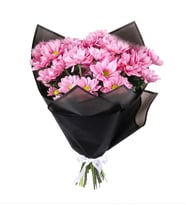Siyah Bukette Pembe Papatyalar