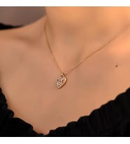 Kadın Baget Taşlı Altın Kalp Kolye