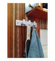 Çok Amaçlı Banyo Askısı – Suya Dayanıklı, Kolay Montaj