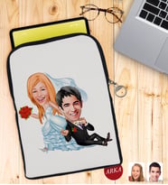 BK Gift Kişiye Özel Evleniyoruz Karikatürlü Taşınabilir Koruyucu Tablet Kılıfı & Organizer Çanta - Siyah-2