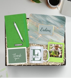 Kişiye Özel Mouse Pad & Gümüş Renk Detaylı Beyaz Tükenmez Kalem & Yeşil Defter & Tasarım Kupa & Yeşil İnstagram Çerçeve Hediye Seti
