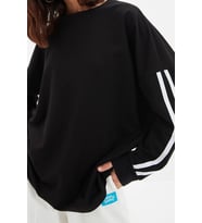 Tarz Oversize Bisiklet Yaka Düşük Kol Uzun Şerit Detaylı Geniş Kalıp İnce Örme Sweatshirt