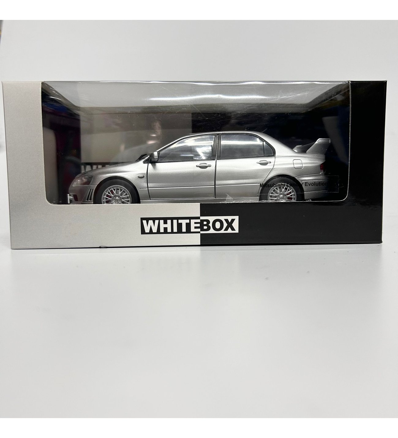 White Box 1/24 Mitsubishi Evo VII