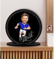 Kişiye Özel Karikatürlü Futbolcu Sarı - Lacivert Ahşap Plak - Biblo