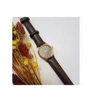 Retro Kadın Kol Saati, Vintage Minimal, Rose Gold Renk, Çizgili Kadran, Koyukahverengi Kordon