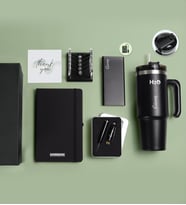Kişiye Özel Termos & Powerbank & Kalem & Siyah Defter & Masa Üstü Denge Topu Hediye Seti