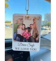 Beyaz Pleksi Kişiye Özel Fotoğraflı Drive Safe WE LOVE YOU Yazılı Araba Hediyesi Araba Süsü Dikiz Aynası Süsü