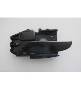 HYUNDAI ELANTRA- 04/07; ARKA KAPI İÇ AÇMA KOLU SOL SİYAH 82610-2D000-CA 604-3052